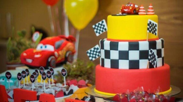 Car themed birthday them - Birthday Cake